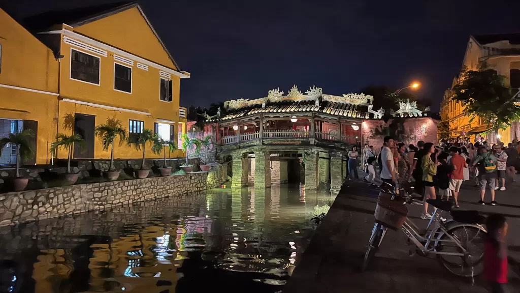 Starobylý japonský most, Hoi An, Vietnam