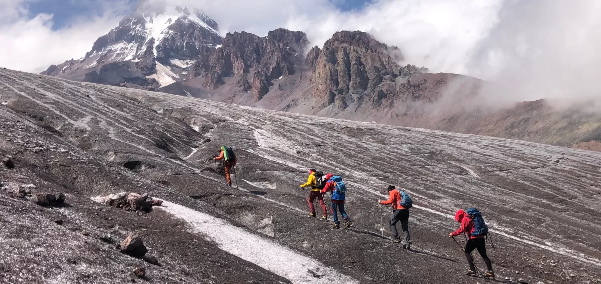 Výstup do basecampu, Gruzie, Kazbek
