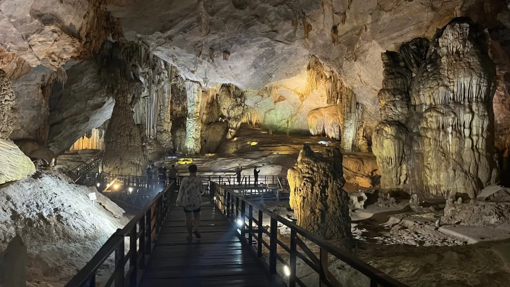 Paradise cave, Phong Nha, Vietnam