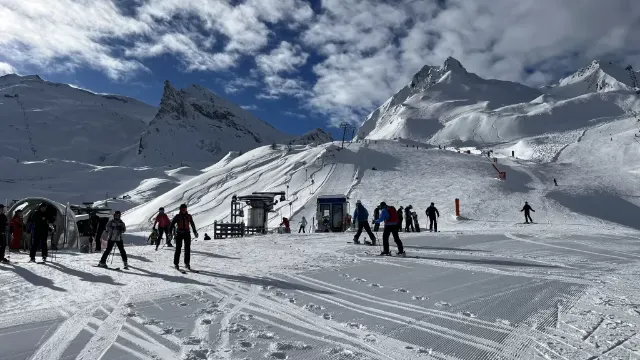 Lyžování ve středisku Hochzillertal a Hintertux, Rakouské Alpy