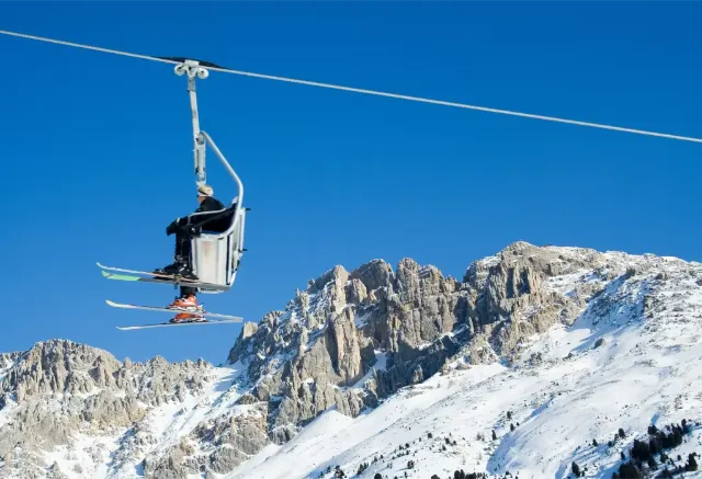 Lyžování v srdci Dolomit