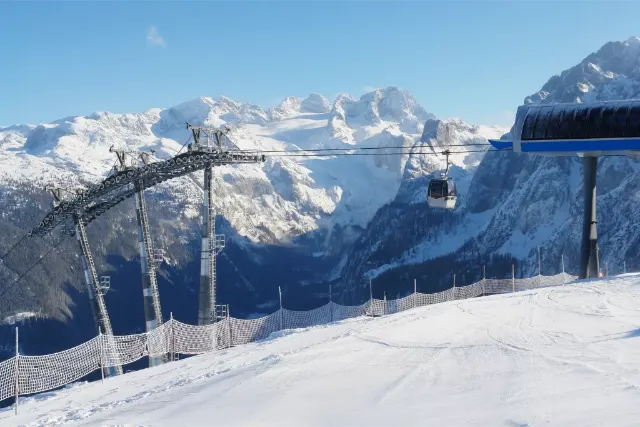 Víkendové lyžování – Dachstein West a Krippenstein