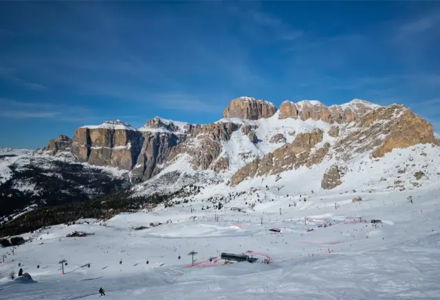 Lyžování v srdci Dolomit