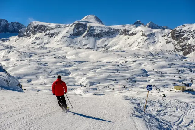 Víkendové lyžování – Dachstein West a Krippenstein
