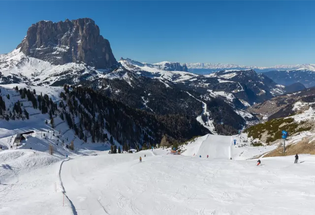 Lyžování v srdci Dolomit