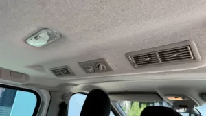 Minibus pro 9 osob, ovládání klimatizace a topení pro cestující, Renault Trafic (bílá)