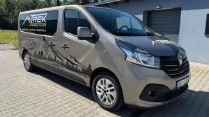 Minibus pro 9 osob, Renault Trafic (hnědá)