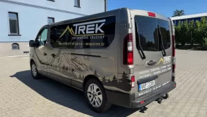 Minibus pro 9 osob, Renault Trafic (hnědá)