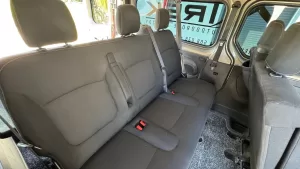 Minibus pro 9 osob, třetí řada sedadel, Renault Trafic (hnědá)