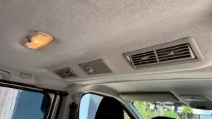 Minibus pro 9 osob, ovládání klimatizace pro cestující, Renault Trafic (hnědá)