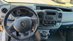 Minibus pro 9 osob, Renault Trafic (hnědá)